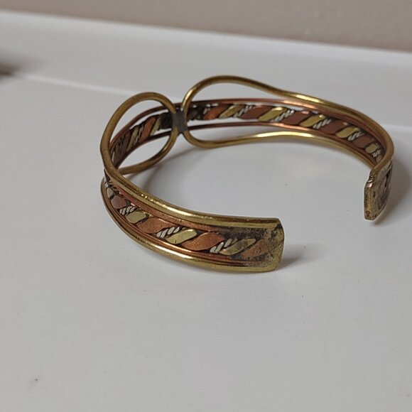 6.75 Inch Very Awesome Vintage Multi Tone Metal Cuff Bracelet - Picture 9 of 13